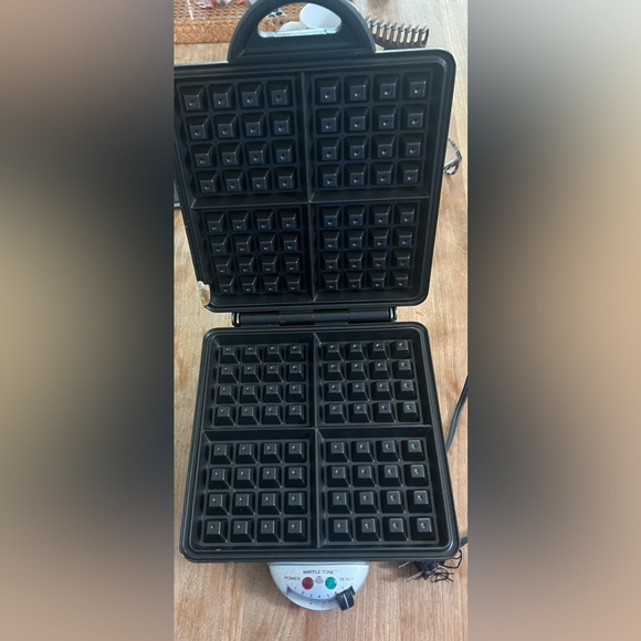 Waffle maker - Picture 2 of 3
